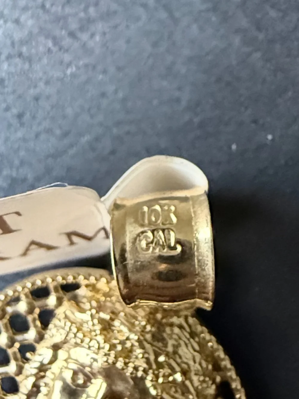 10K yellow gold Jesus pendant ￼
